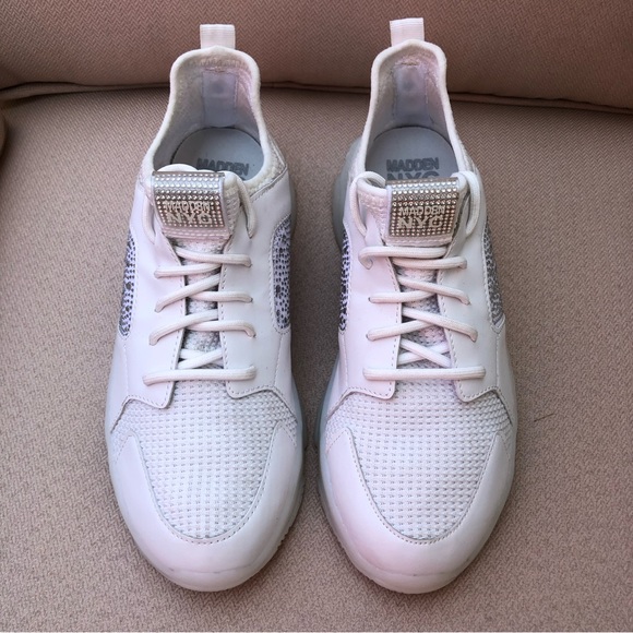 Madden NYC By Steve Madden White Athletic Rhinestone Bling Sneakers 6 (8.5) - Picture 3 of 16